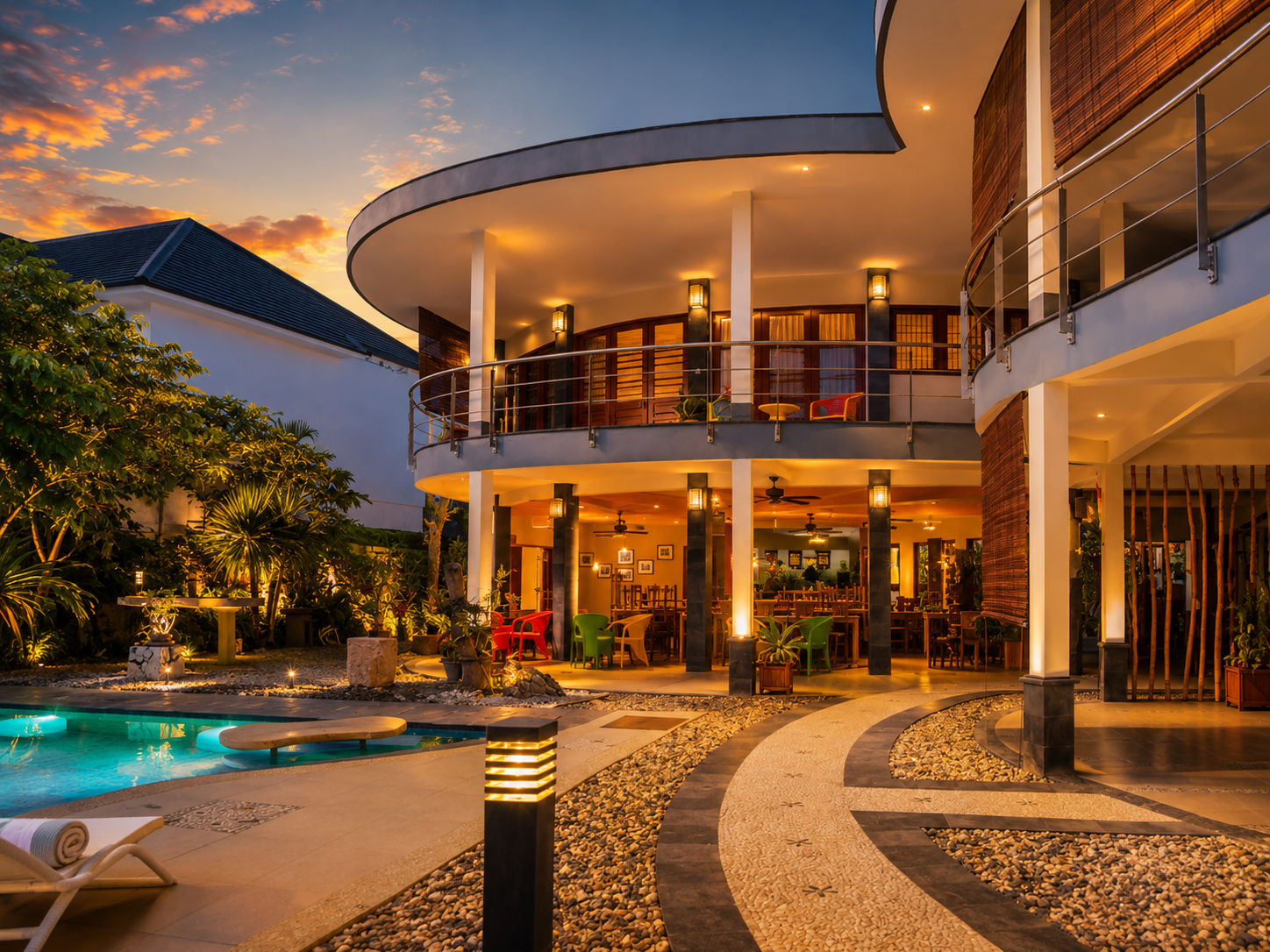 Luz_ita Sunshine Villa at twilight